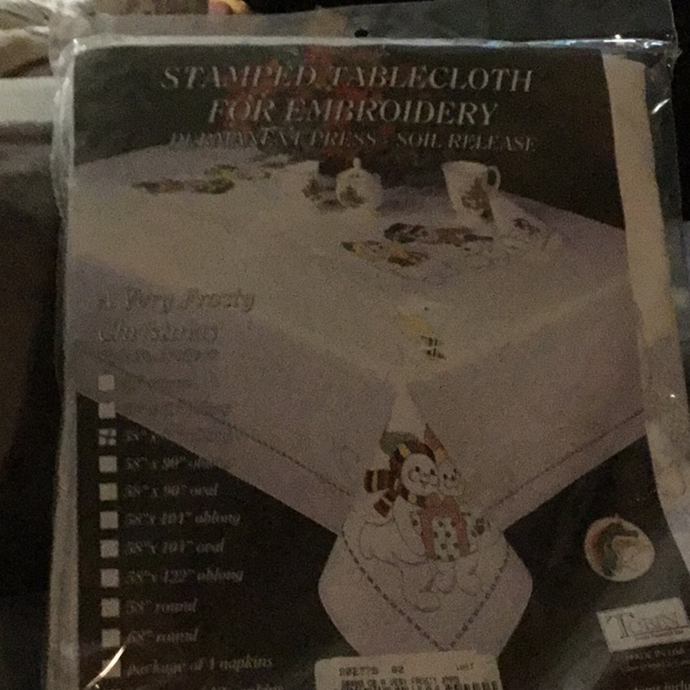 Tobin tablecloth  Crossstitch embroidery Christmas frosty